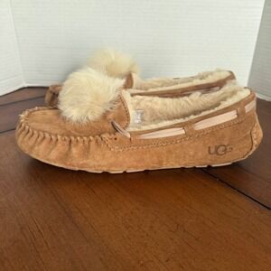 UGG Dakota Pom Pom Chestnut Suede Moccasin Slippers 1019015 Womens 10